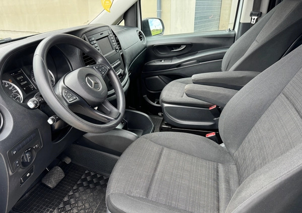 Mercedes-Benz Vito cena 116900 przebieg: 225000, rok produkcji 2018 z Kraków małe 121